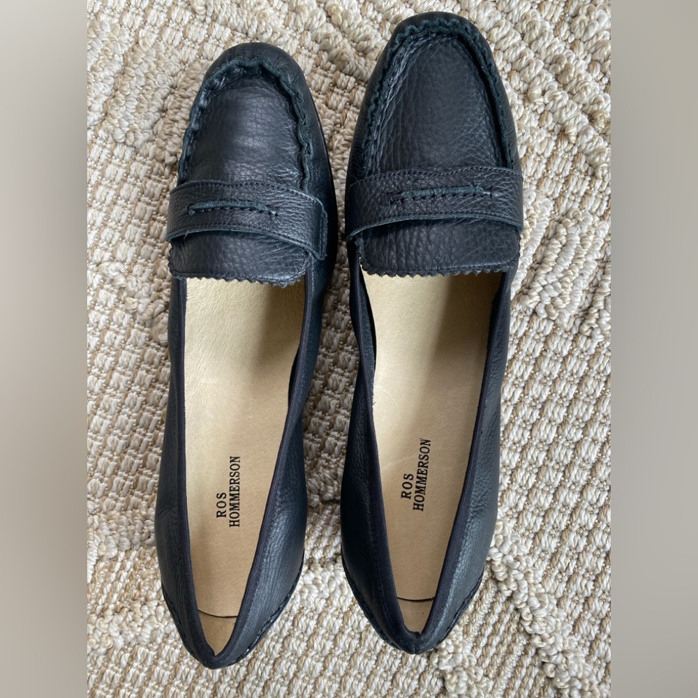 NWOT Ros Hommerson Black Women's lightweight leather Loafers, size 11